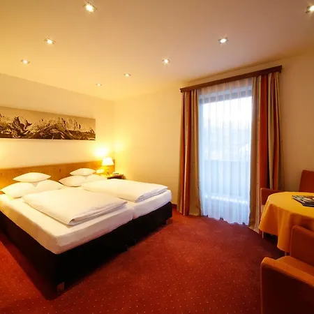 فندق Resch 3*
